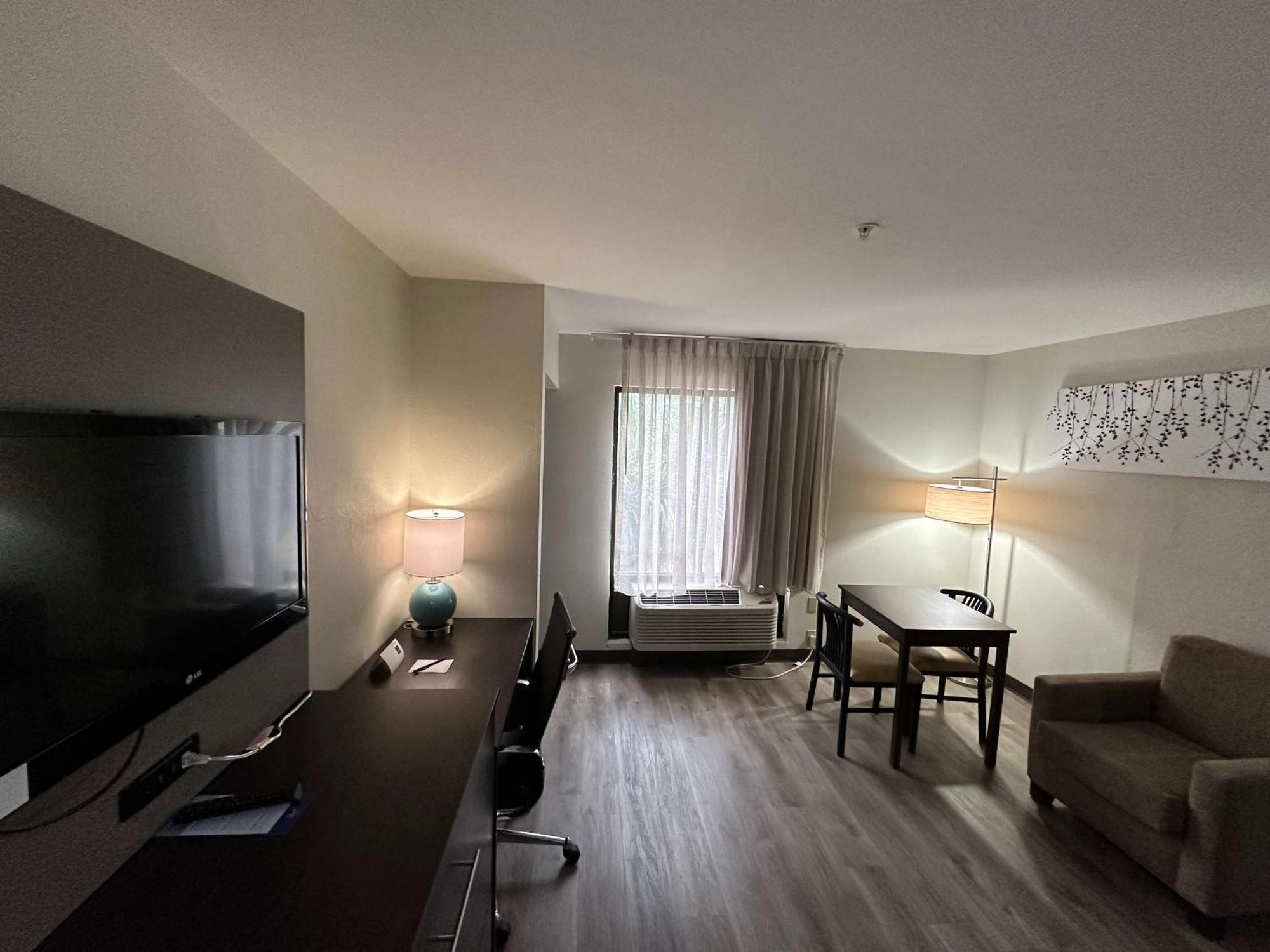 Sleep Inn&suites - Alexandria Hotel 2*