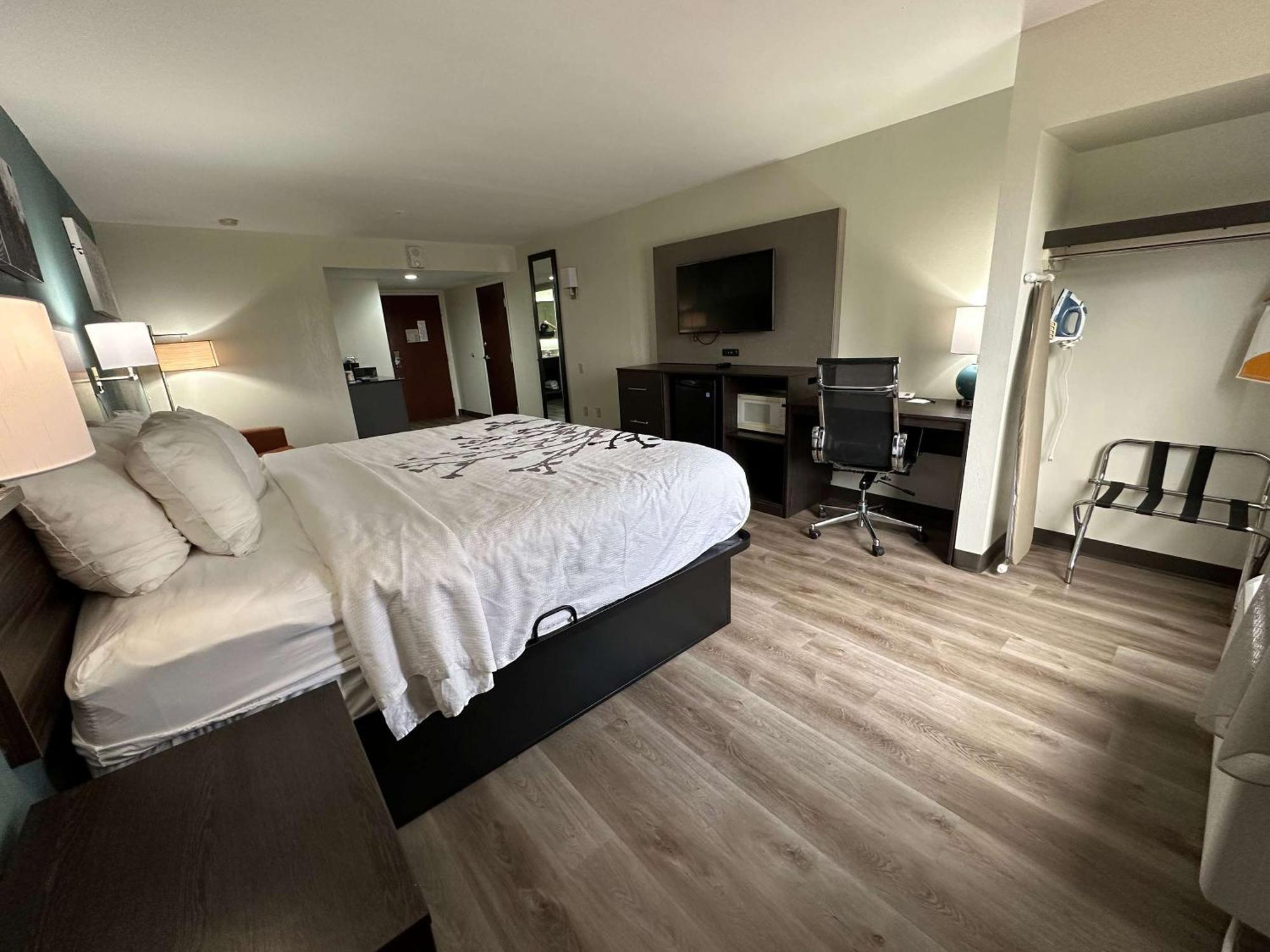 Sleep Inn&suites - Alexandria 2*