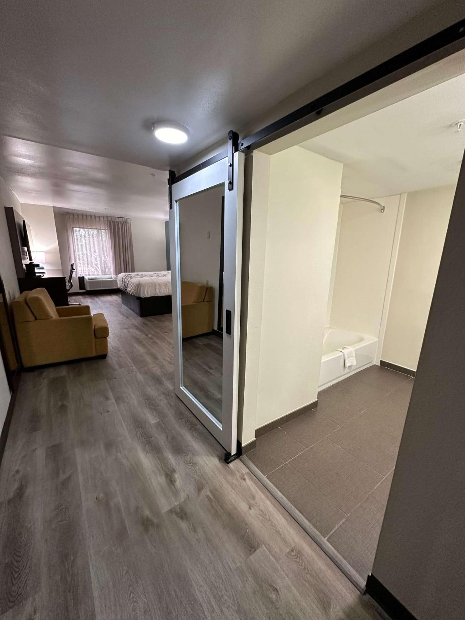 Sleep Inn&suites - Alexandria Pineville