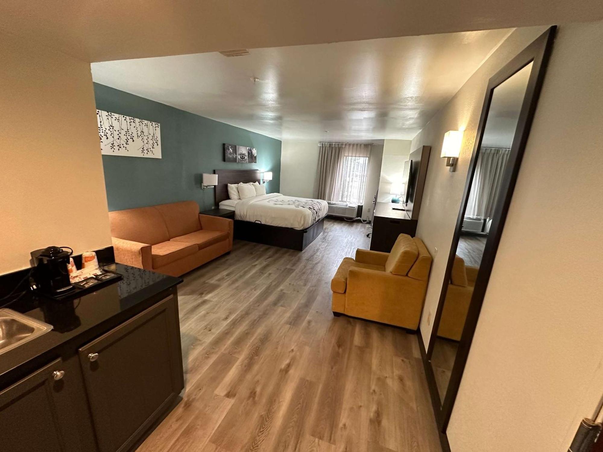 Sleep Inn&suites - Alexandria Hotel 2*