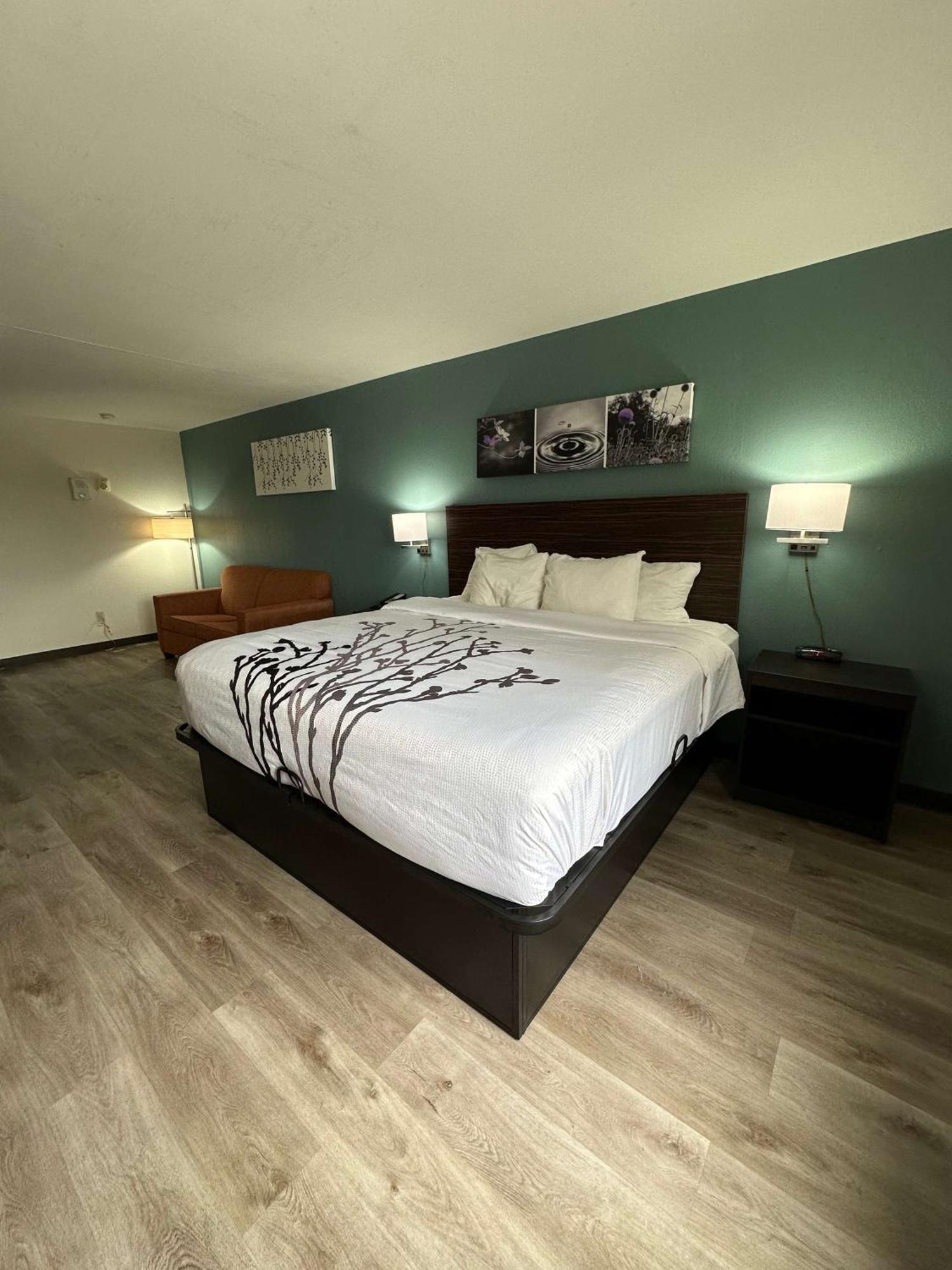 Hotel Sleep & - Alexandria Pineville