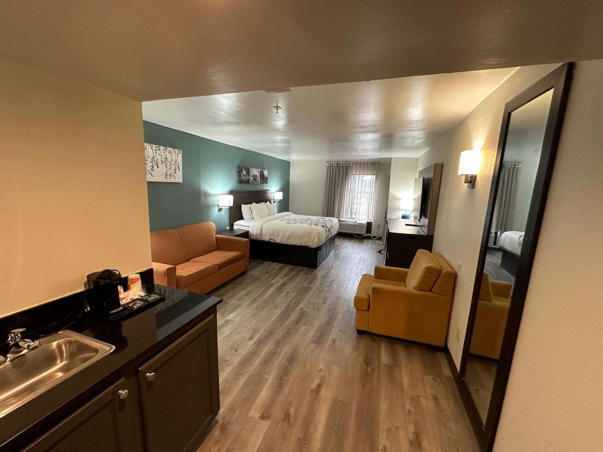 Sleep Inn&suites - Alexandria 2*