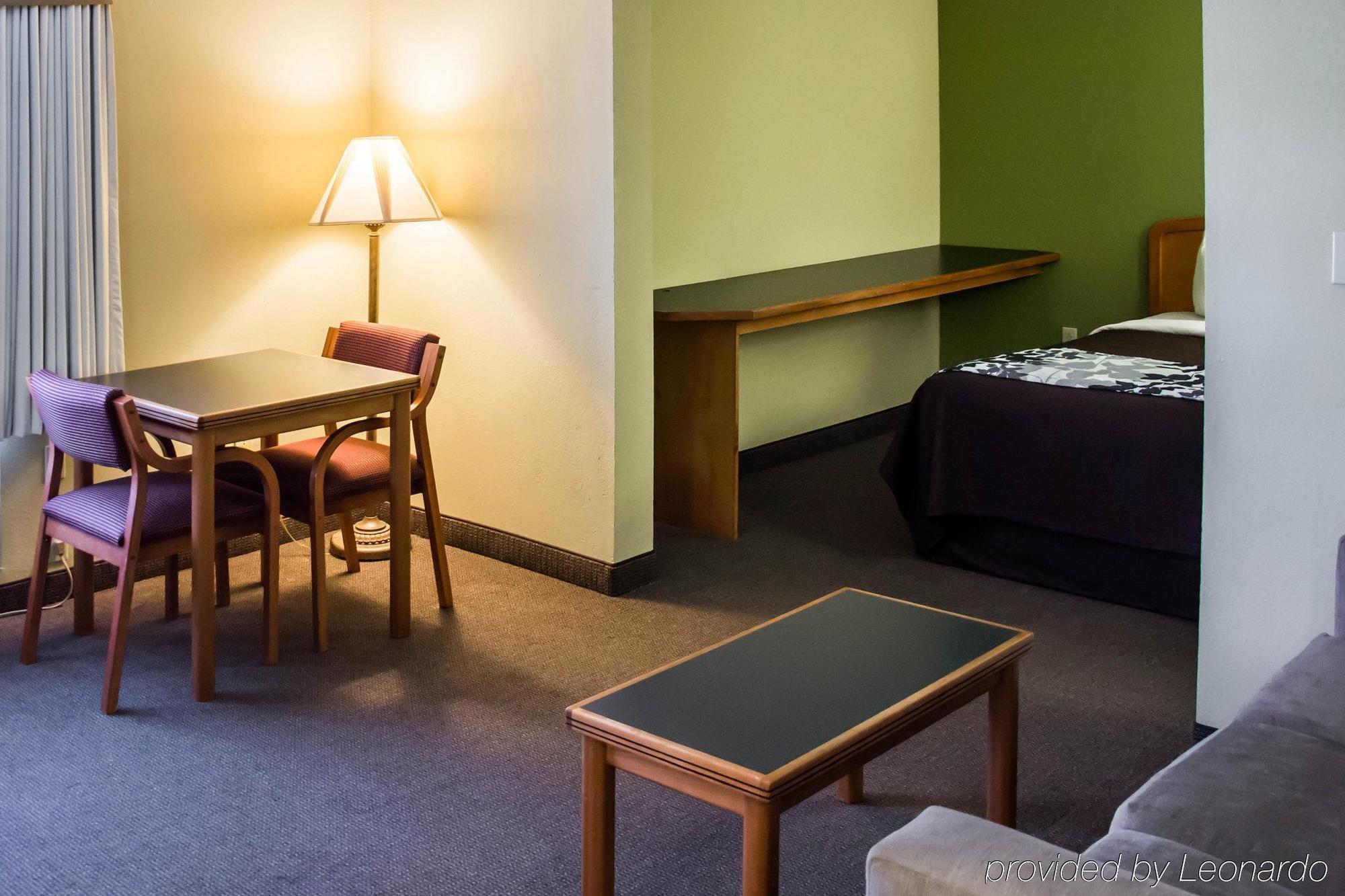 Hotel Sleep & - Alexandria Pineville